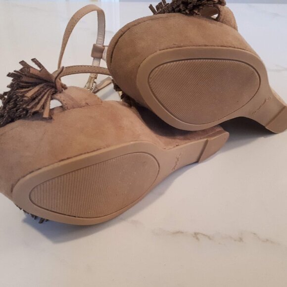 EUC Qupid nude suede strappy wedge platform sandal, 6 - Picture 5 of 7